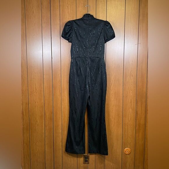 Alice + Olivia Jorah Short-Sleeve Jumpsuit size 12 - Picture 10 of 16